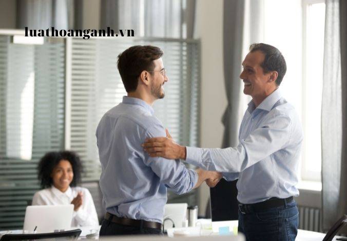 Điều kiện trở thành thành viên ban lãnh đạo của tổ chức đại diện người lao động là gì?