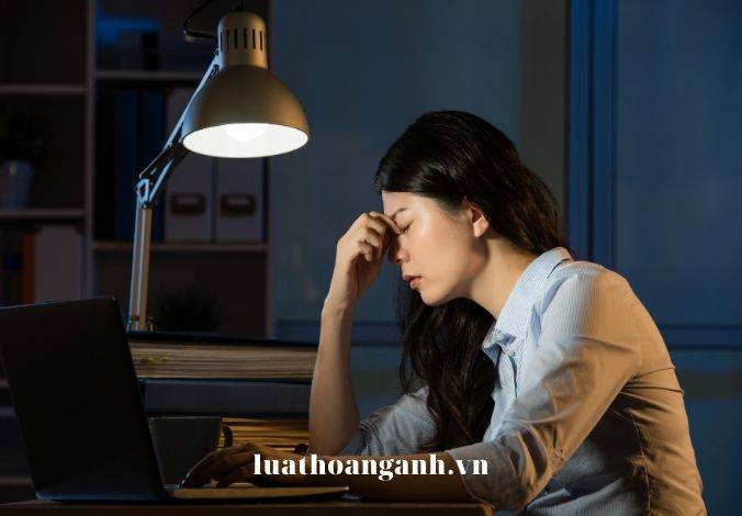 Tội buộc công chức, viên chức thôi việc hoặc sa thải người lao động trái pháp luật là gì?