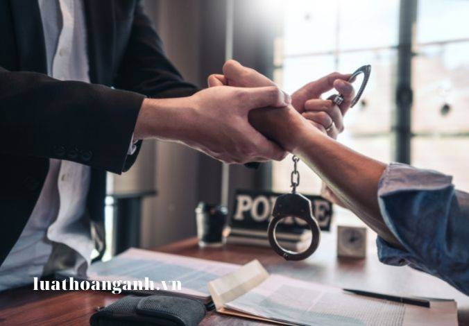 Tội xâm phạm chỗ ở của người khác là gì?