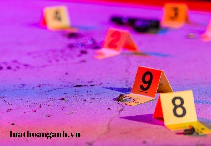 So sánh Tội phạm chiến tranh và Tội tuyển mộ, huấn luyện hoặc sử dụng lính đánh thuê?