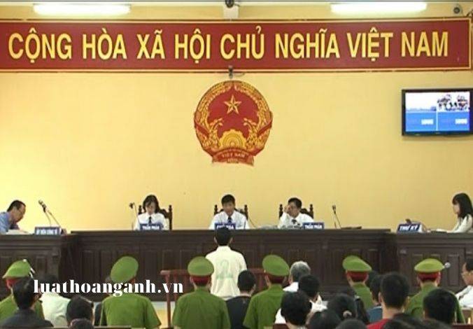 Tội ra mệnh lệnh trái pháp luật là gì?