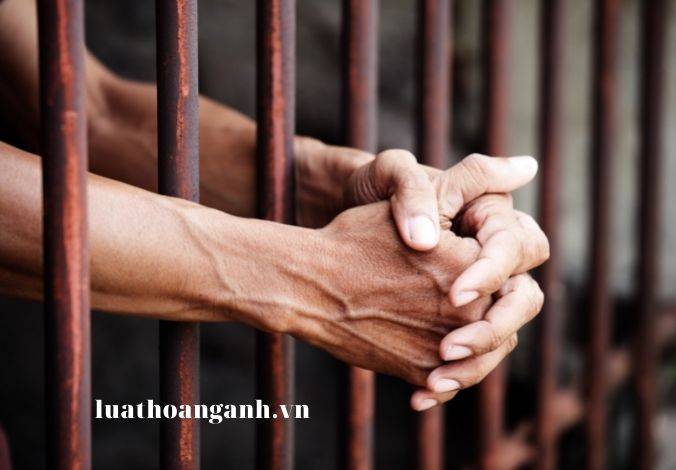 Tội hành hung đồng đội là gì?