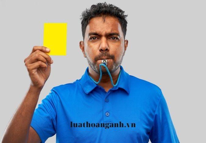 So sánh tội đào ngũ với tội trốn tránh nhiệm vụ?