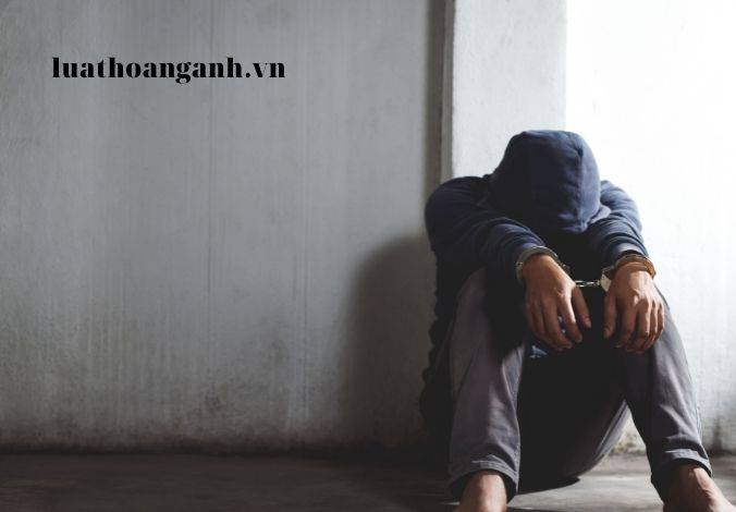 Tội sử dụng thông tin nội bộ để mua bán chứng khoán là gì?