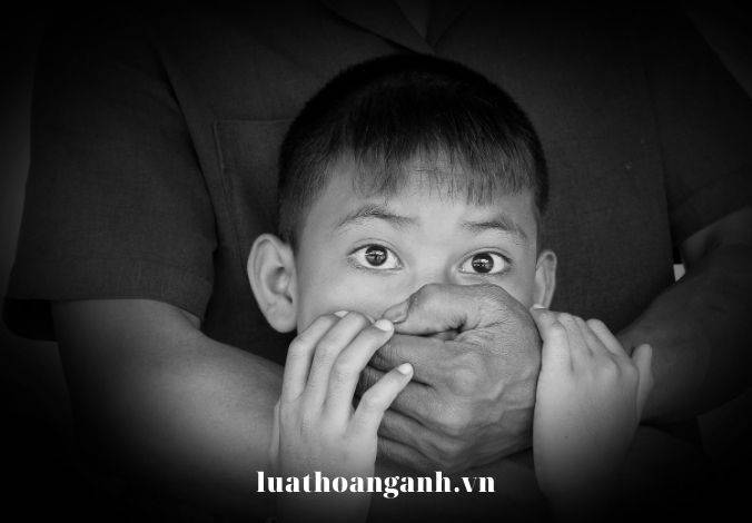 So sánh tội vi phạm quy định về an toàn lao động với tội vi phạm quy định về sử dụng người lao động dưới 16 tuổi?