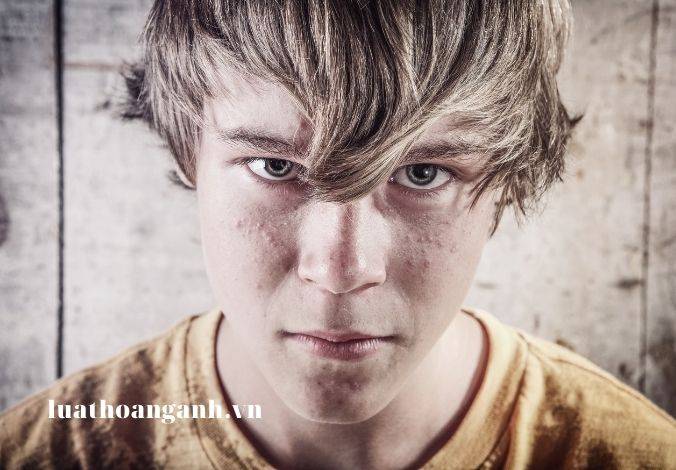 Tội vi phạm quy định về sử dụng người lao động dưới 16 tuổi là gì?