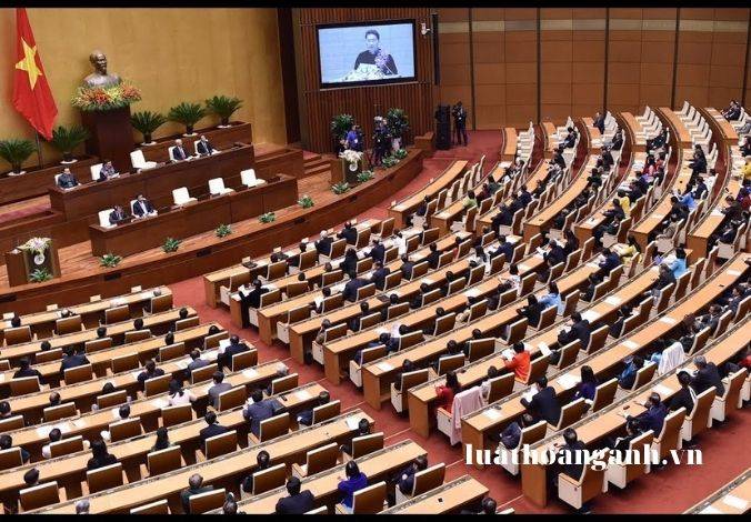 Tiền lương và thời gian công tác để tính hưởng chế độ đối với Công an nhân dân ?