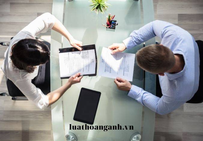 Vi phạm quy định về hồ sơ đề nghị bổ nhiệm, bổ nhiệm lại, miễn nhiệm công chứng viên bị xử phạt như thế nào?