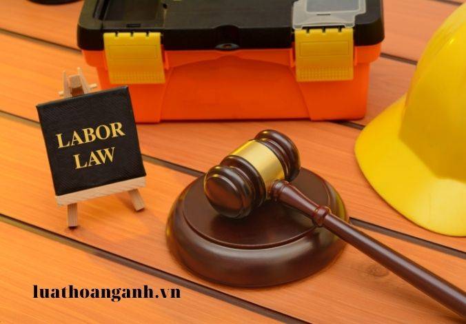 Hoãn phiên họp xét tính hợp pháp của cuộc đình công khi nào?