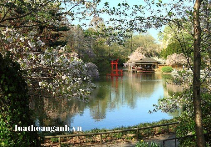 Khai thác, sử dụng tài nguyên nước cho sản xuất công nghiệp, khai thác, chế biến khoáng sản được quy định như thế nào?