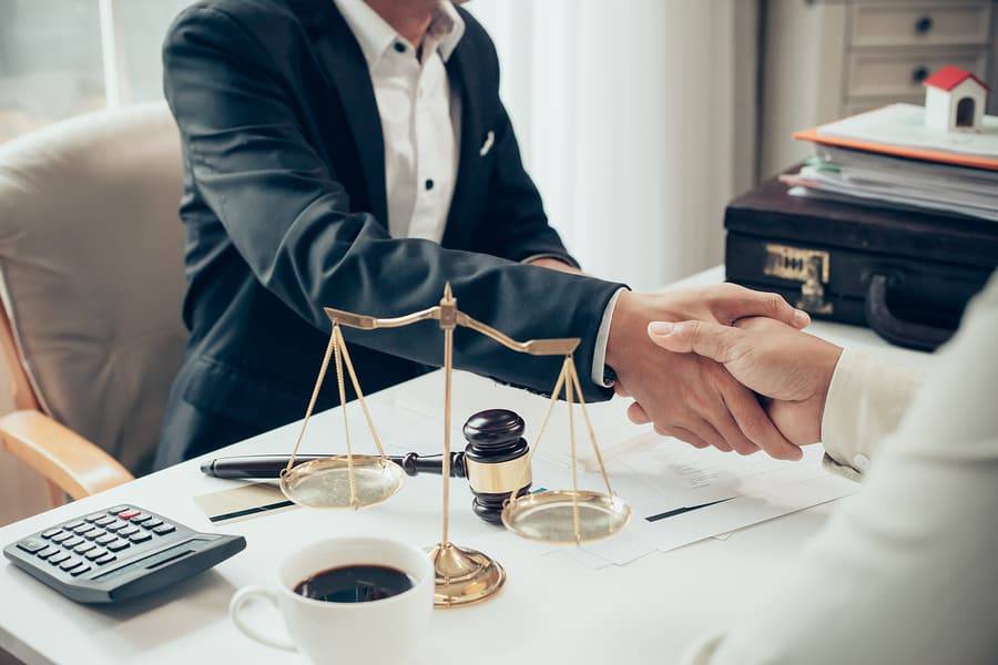 Chi phí thuê luật sư giải quyết ly hôn mới nhất